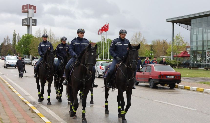 Eskişehir'de atlı birliği tanıtıldı!