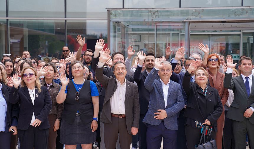 Başkan Ataç: Dimdik ayakta duruyoruz