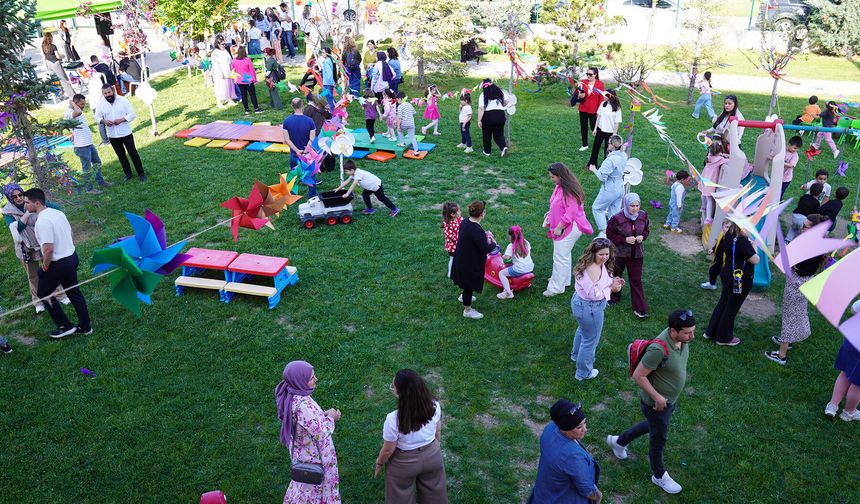 Minikler Hıdırellez’i coşkuyla kutladı