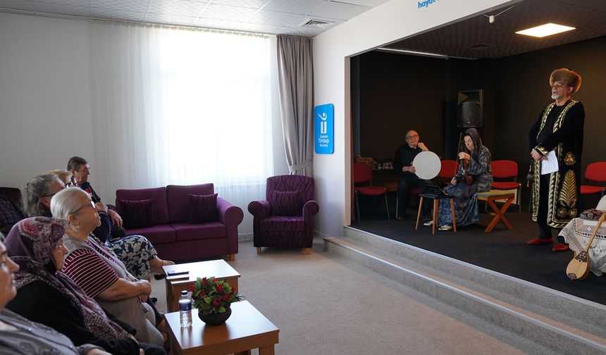 Tiyatro oyunu beğeni topladı
