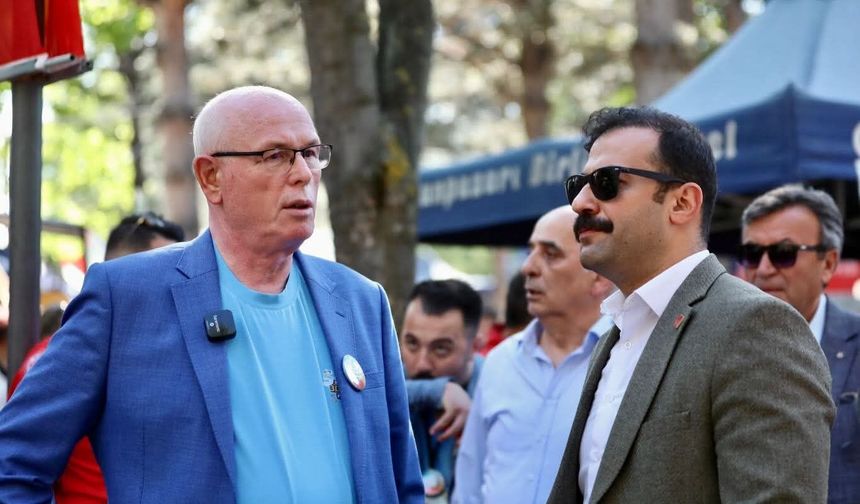 Adam meğerse derin bir kuklaymış!