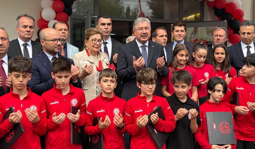 Fethi Heper Spor Ortaokulu düzenlenen törenle hizmete açıldı
