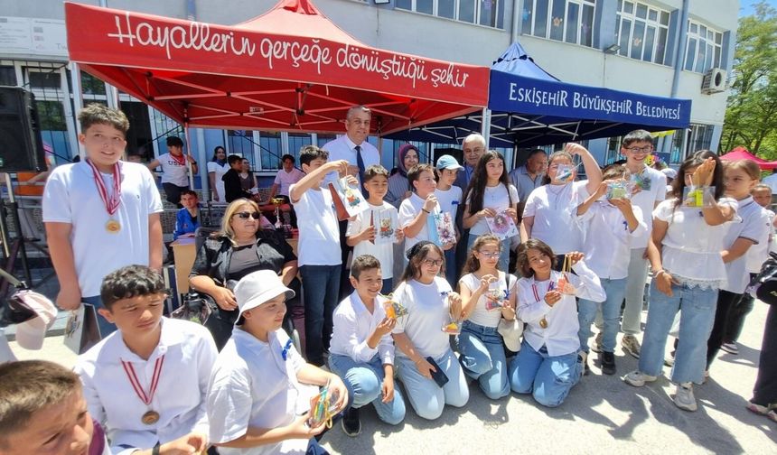 Öğrencilerden örnek davranış...
