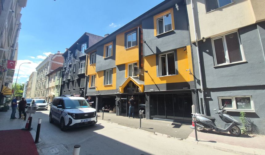 Eskişehir'de 30 yaşındaki genç apart dairesinde ölü bulundu