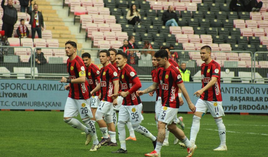 Görüşmeler hızlandı: Es-Es'te iç transfer harekatı!