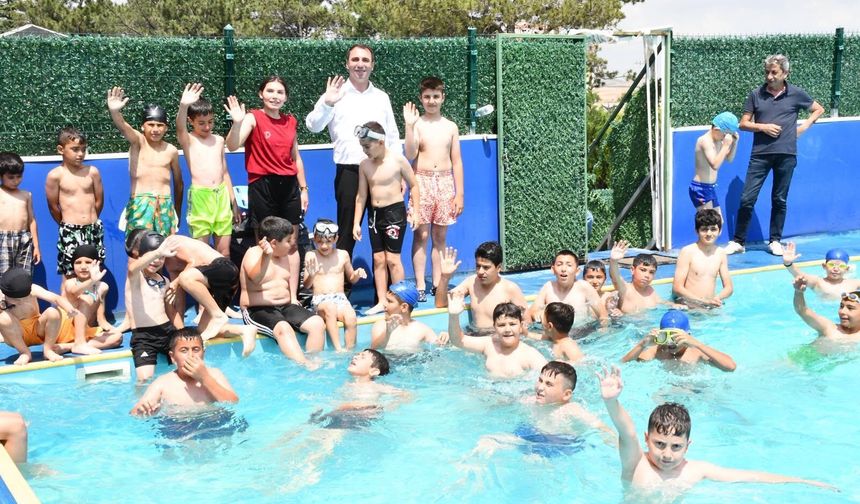 Eskişehir'in o ilçesinde ücretsiz yüzme kursu başladı