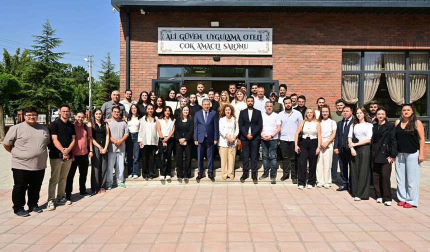 Eskişehir Valisi Erdinç Yılmaz basın mensuplarıyla buluştu...