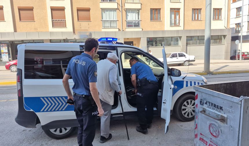 Kendisini polis olarak tanıttı, kuyumcular tuzağı bozdu