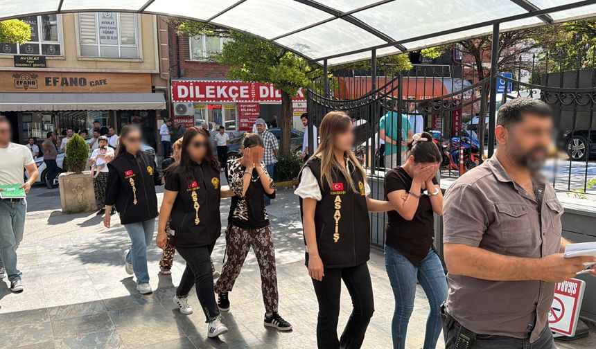 Kapıyı meyve bıçağıyla açmaya çalışan 3 kadın tutuklandı