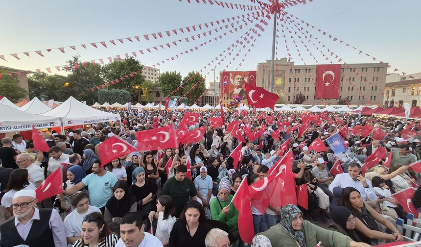 Eskişehirliler 15 Temmuz için tek yürek oldu