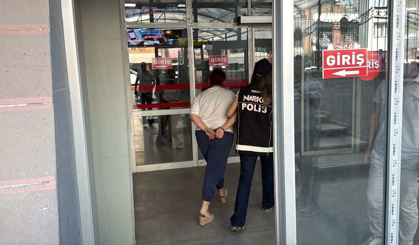 Midesinden 70 kapsül zehir çıktı!