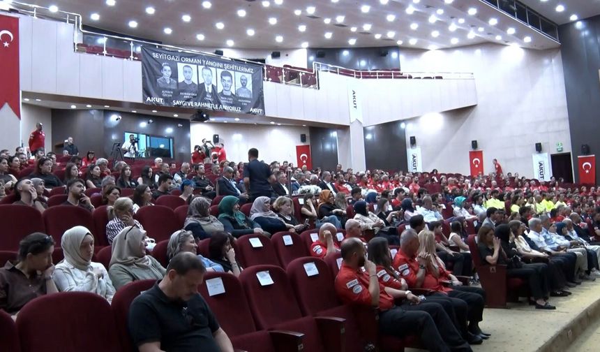 Seyitgazi'deki orman yangınında şehit olan 10 kişi anıldı!