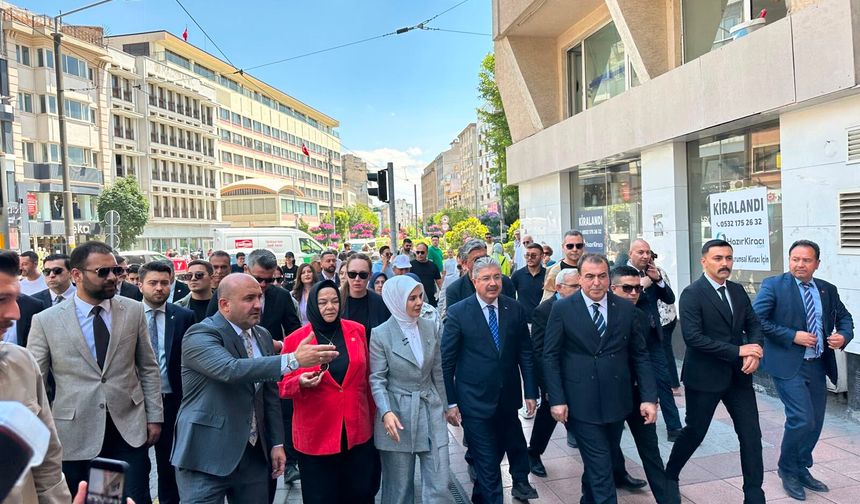 Bakan Göktaş Eskişehir esnafıyla buluştu