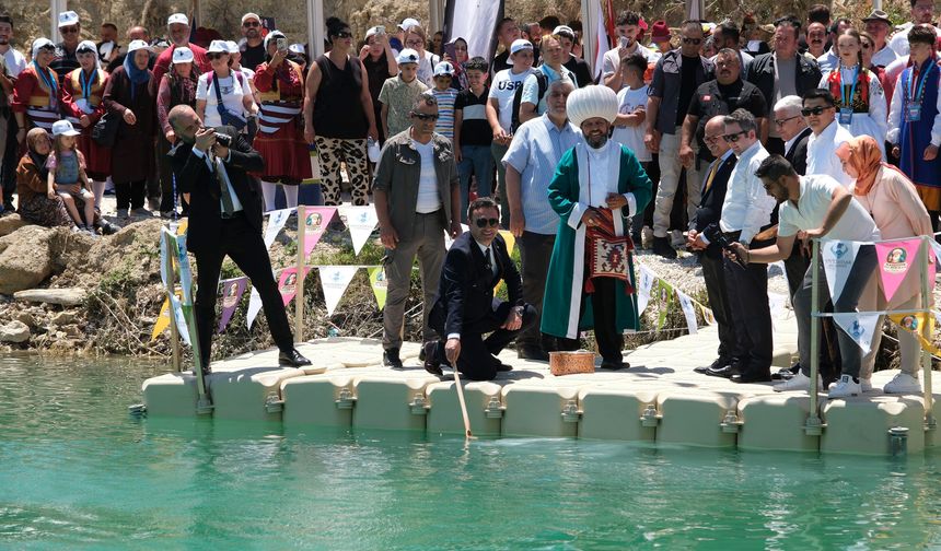 Sivrihisar’da festival Göle Maya Çalma geleneğiyle başladı