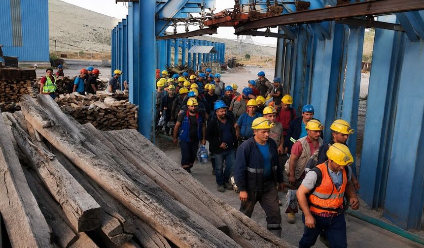 Eskişehir’de ücretlerini alamayan santral işçileri Ankara’ya yürüyecek