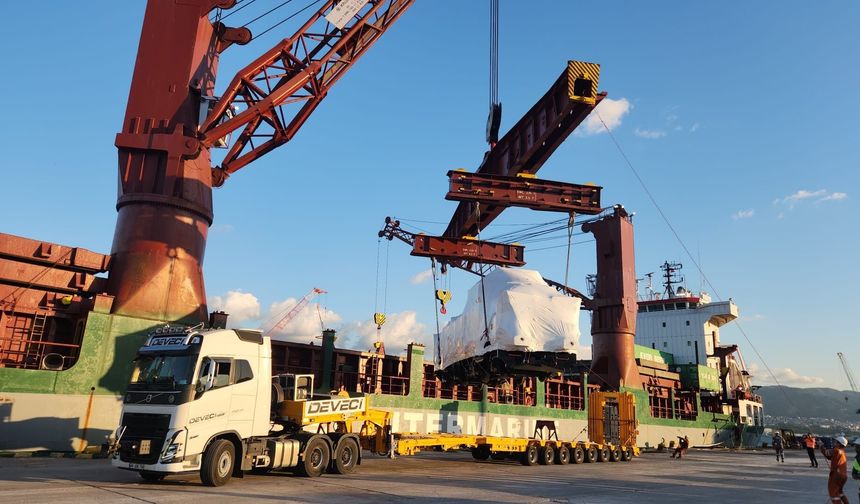 Eskişehir'de üretilen yerli lokomotif tanzanya yolunda