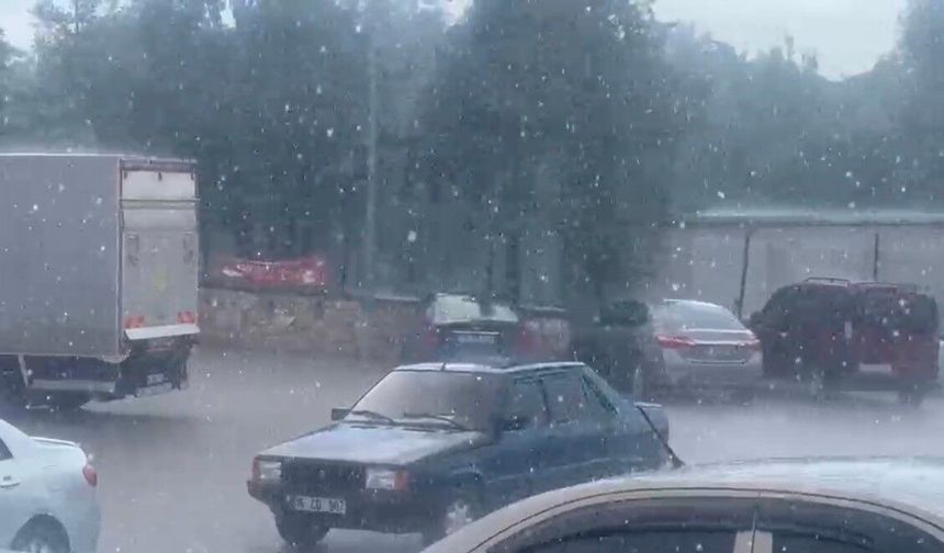 Sivrihisar’da sağanak yağmur etkili oldu
