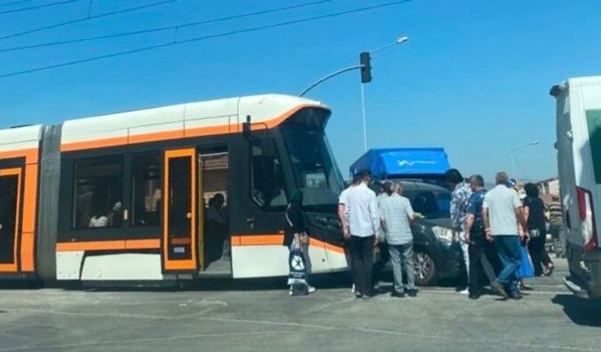 Eskişehir’de tramvay kazası: Seferler aksadı!