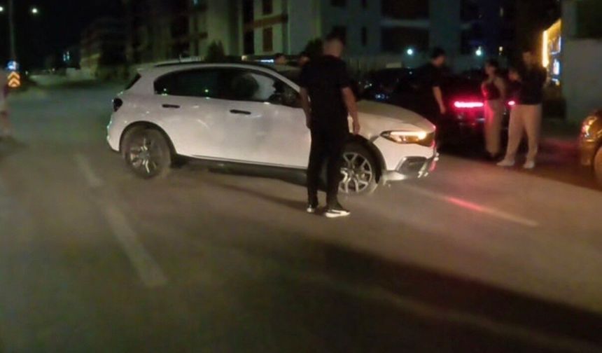 Motosiklet ile otomobil çarpıştı: 18 yaşındaki sürücü yaralandı