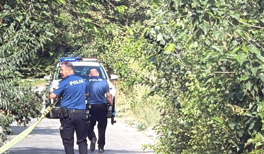 Pompalı tüfek alarmı: Polisten kaçtı, tüfeği parka attı