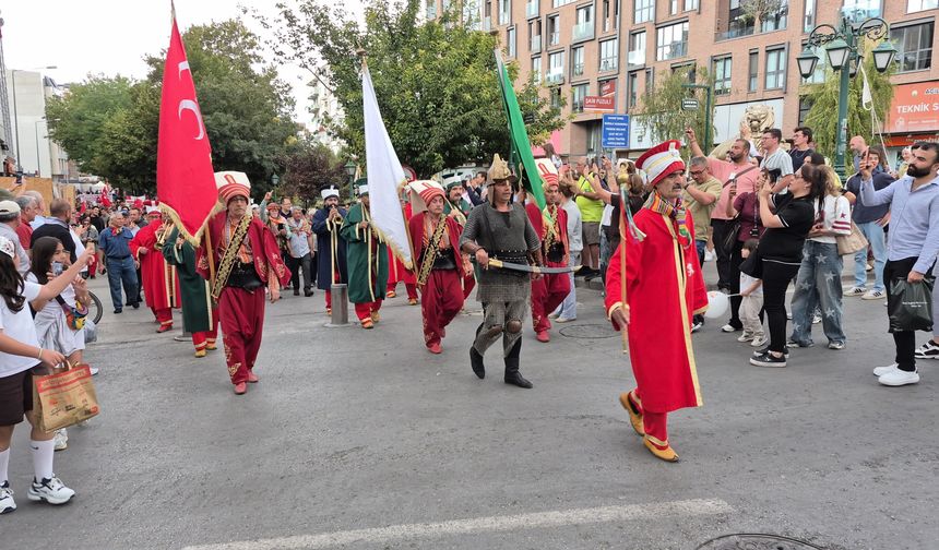 Eskişehir sokaklarında renkli görüntüler...