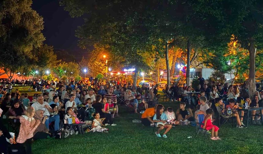 'Yaz sineması' etkinliğine yoğun ilgi