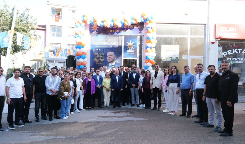 AK Parti Emek Mahallesi'nde yeni İrtibat Bürosunu açtı