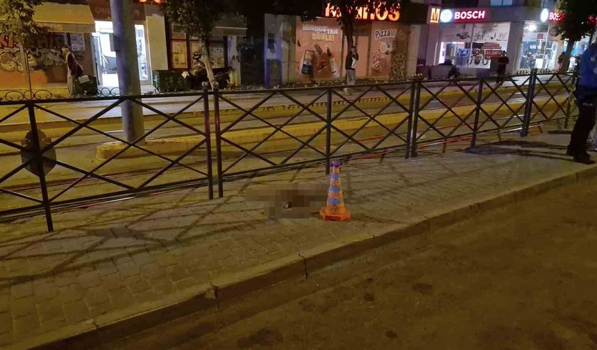 Eskişehir'de dehşet: Eski sevgilisini sokak ortasında bıçakladı!