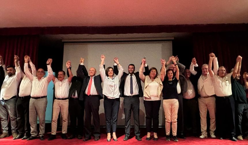 YENİ Parti’de rozet töreni: Ayşe Ünlüce ve başkanlar partiye katıldı