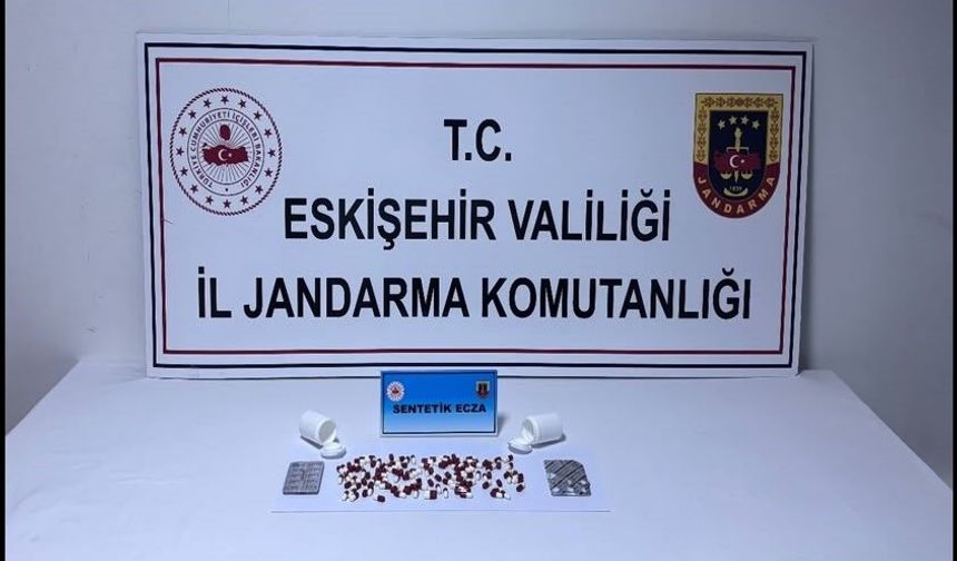 Eskişehir’de otobüste 128 yasaklı hap ele geçirildi