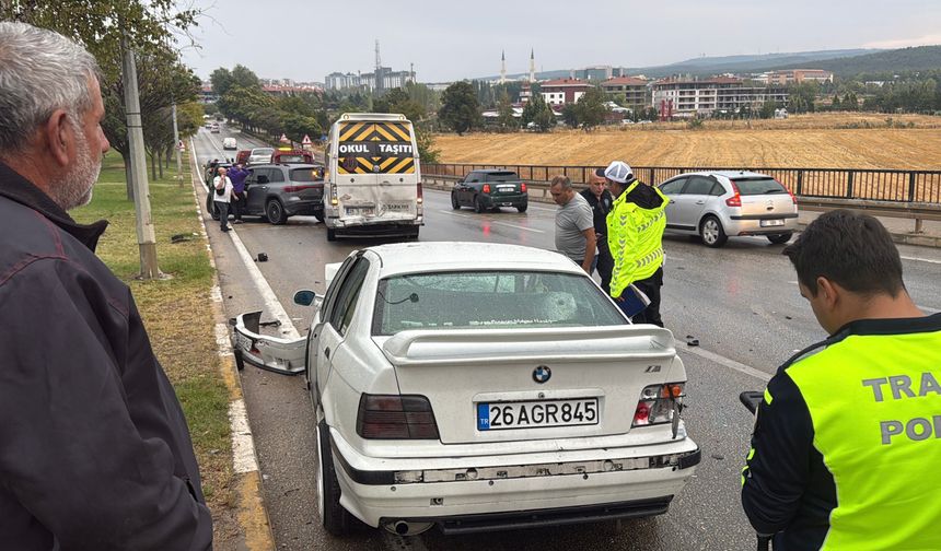 Eskişehir’de 7 araç birbirine girdi: 1 kişi yaralandı