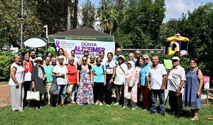 Farkındalık için yaşlı evlerinde buluştu