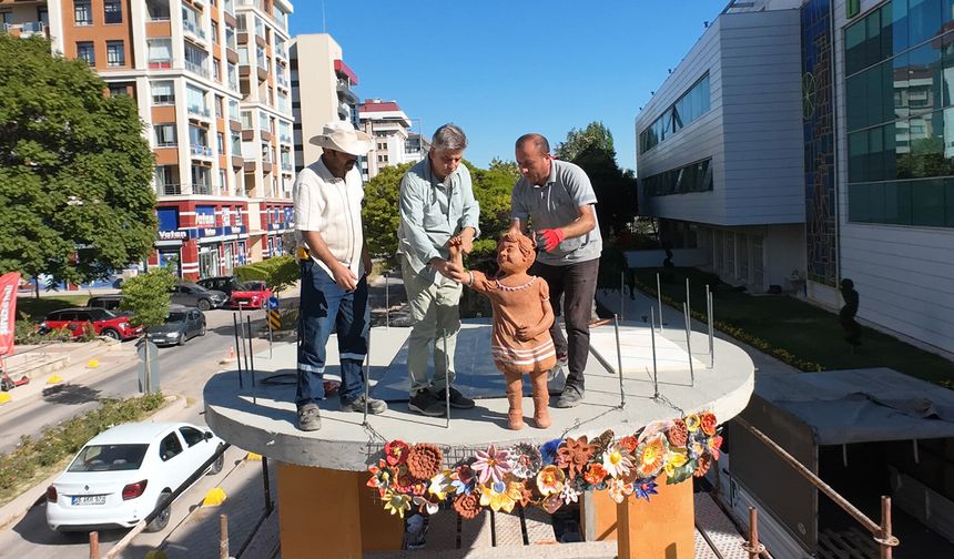 Atatürk ve çocuklar aynı eserde buluşacak...