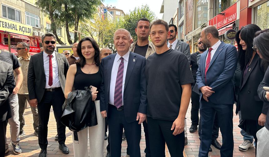 Ümit Özdağ Eskişehir’de vatandaşlarla buluştu
