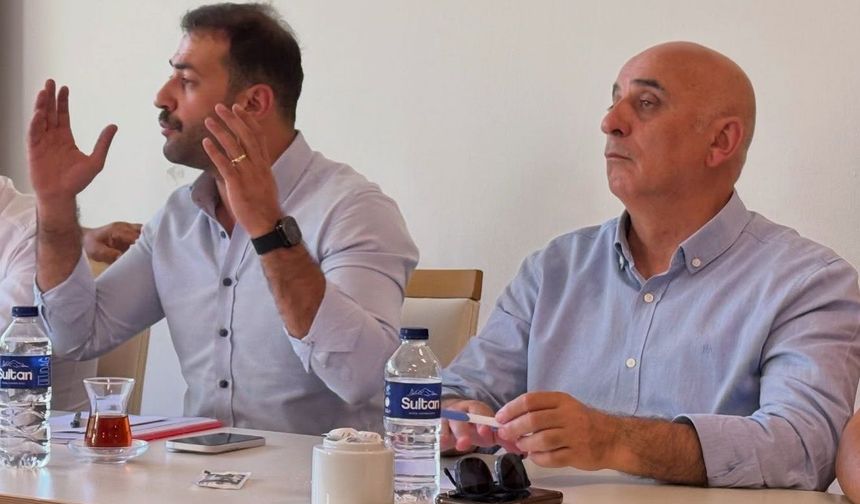 Bir hafta önce adaylığını açıklayan kadına yenildik