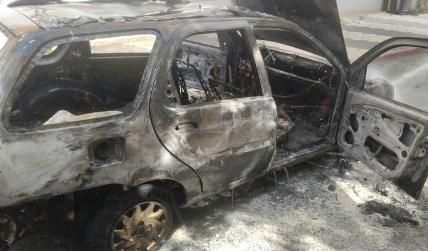 Eskişehir’de otomobil alev alev yandı: Kundaklama iddiası