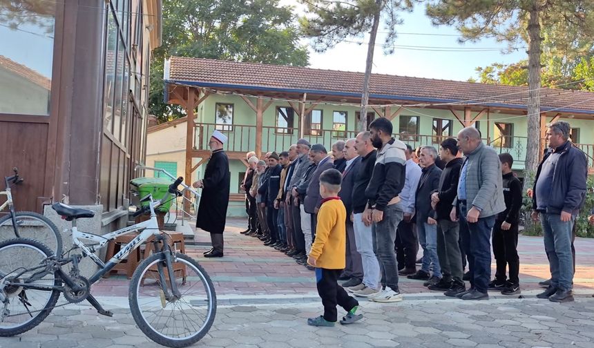 31 yaşındaki amca toprağa verildi