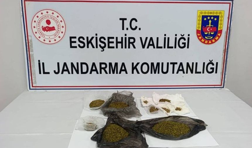 Araçta yasaklı madde ele geçirildi