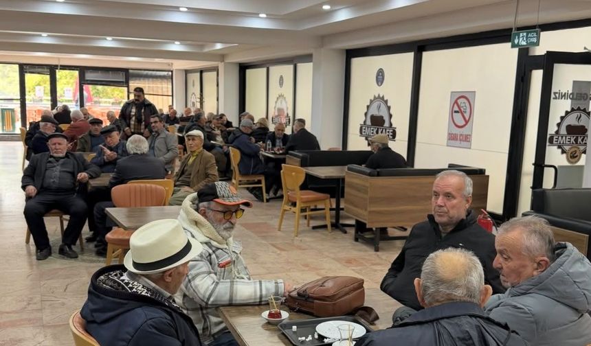 Emeklilerin uğrak noktası olan o kafede yeni dönem...