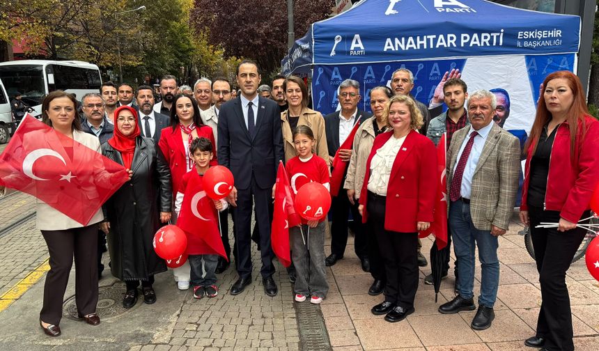 Başkan Çağlar Ölce: "29 Ekim yeniden ayağa kalkışın simgesidir"