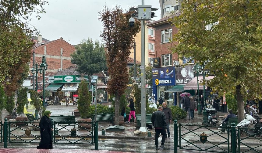 Eskişehir'de sağanak yağış etkili oldu
