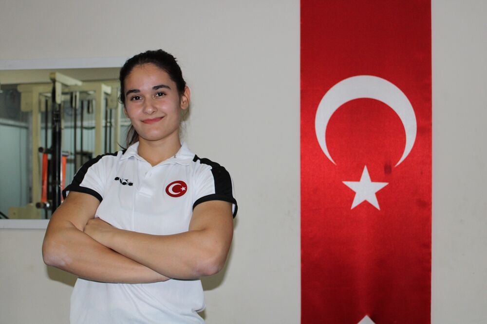 Eskişehirli sporcunun bileği bükülmüyor