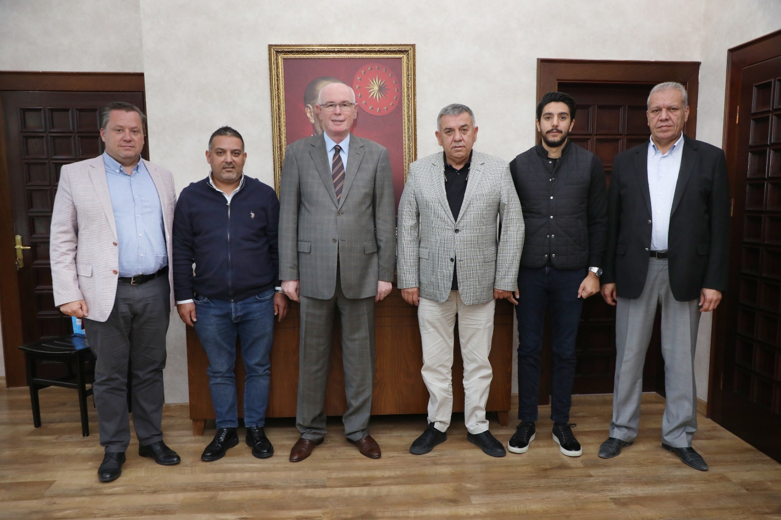 Kazım Kurt Yenikent Kapalı Pazar Yeri ve Kültür Merkezi için düğmeye bastı (2)