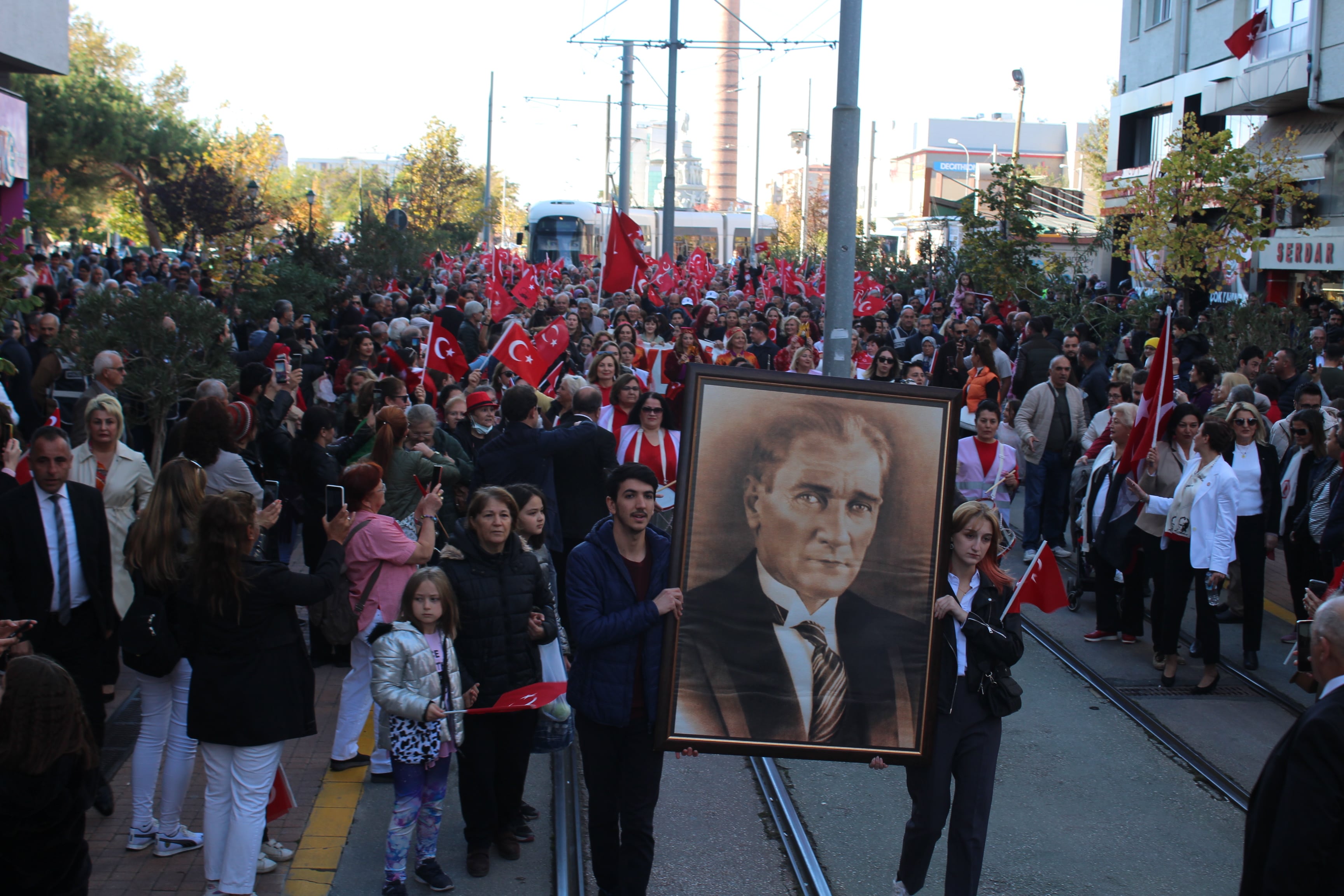 Cumhuriyetimizin 99'uncu yılı Eskişehir'de coşkuyla kutlanmaya devam ediyor.