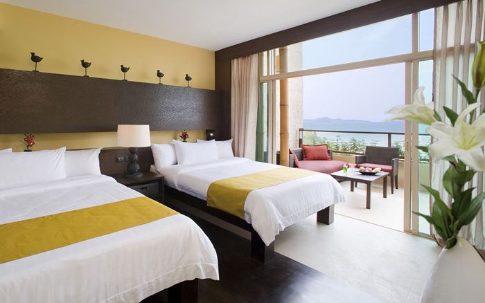 hotel_room_bed_stylish_modern_39745_1920x1200