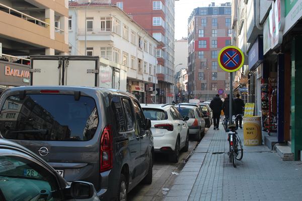 İBRAHİM KARAOĞLANOĞLU CADDESİ