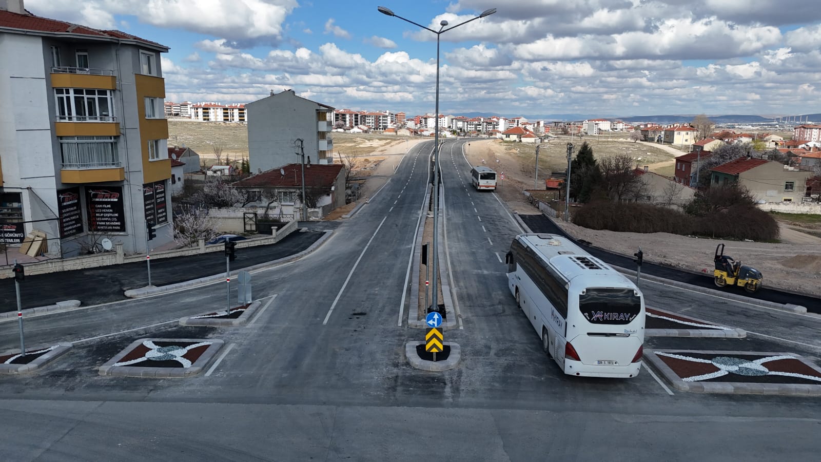 Yaşar Kemal Bulvari’nda 2. Etap Araç Trafi̇ği̇ne Açildi (4)
