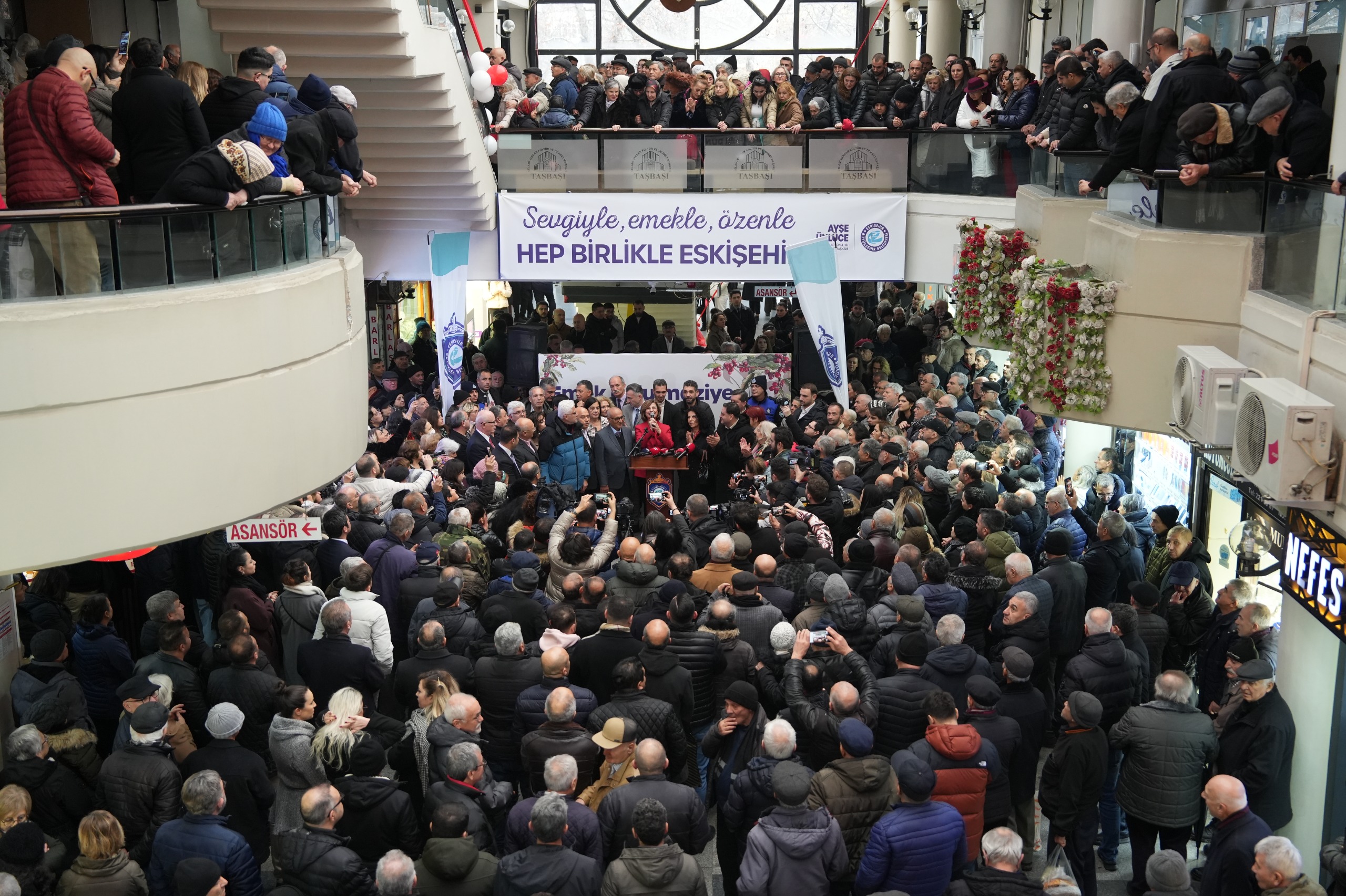 Başkan Ünlüce’den Kidemli̇ Vatandaşlara “Emek Kafe” Armağani (1)