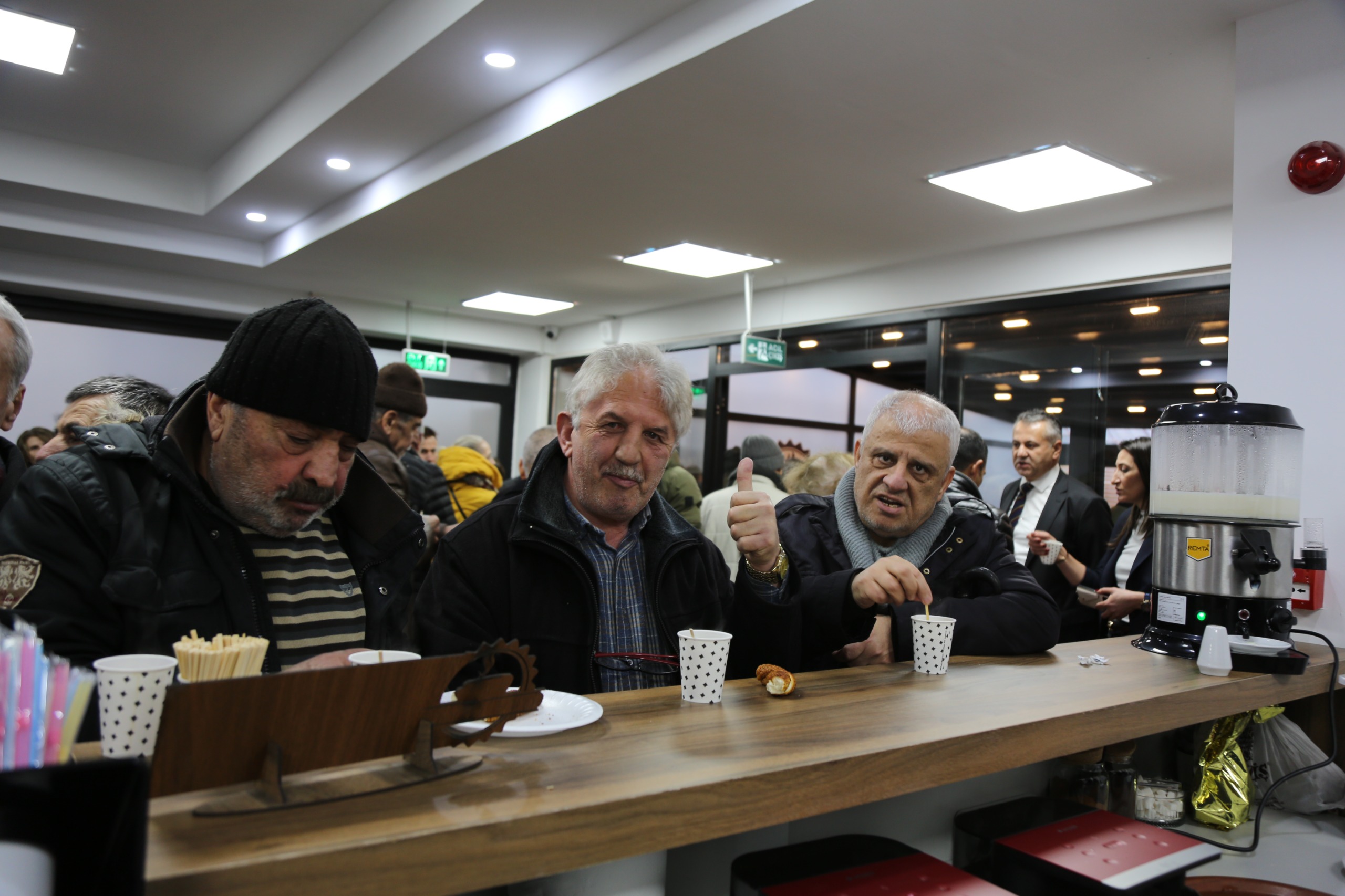 Başkan Ünlüce’den Kidemli̇ Vatandaşlara “Emek Kafe” Armağani (15)