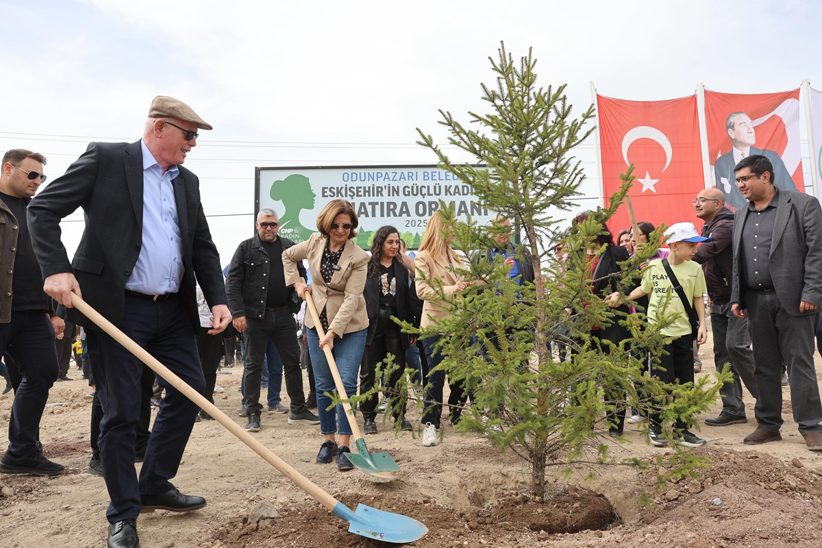 Eskişehir’in Güçlü Kadınları Hatıra Ormanı’nda Geleceğe Nefes Olacak (1)